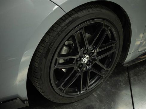Used 2021 Toyota Corolla SE w/ Carpet Mat Package (TMS) FWD image 4