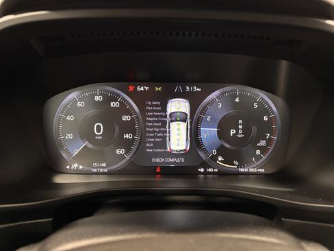 Used 2019 Volvo XC40 T5 Momentum image 15