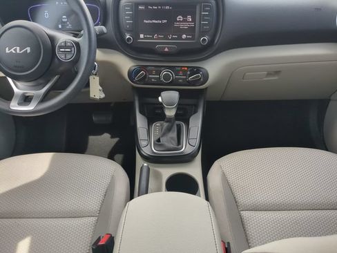 Used 2025 Kia Soul LX FWD image 16