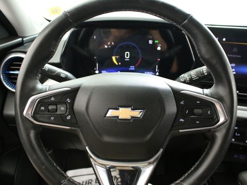 Used 2024 Chevrolet Trax LT w/ Driver Confidence Package FWD image 13