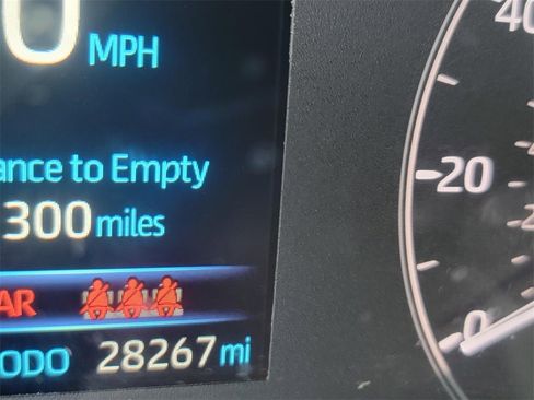 Used 2024 Toyota Corolla Cross L image 33