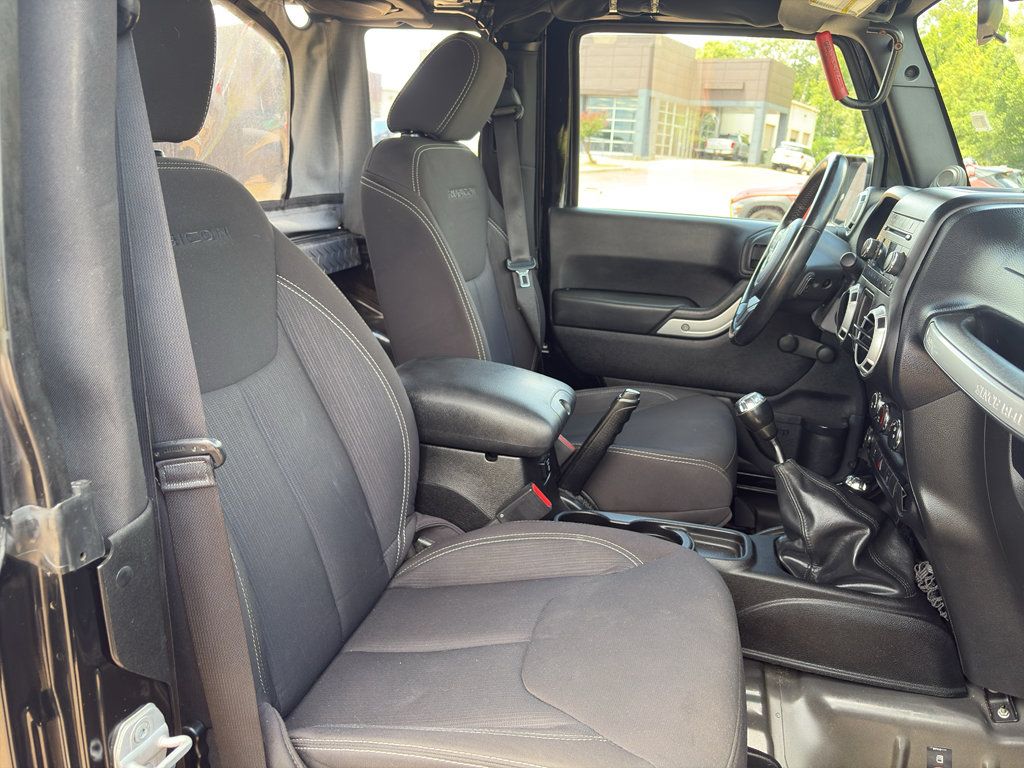 Used 2013 Jeep Wrangler Rubicon AWD/4WD image 10