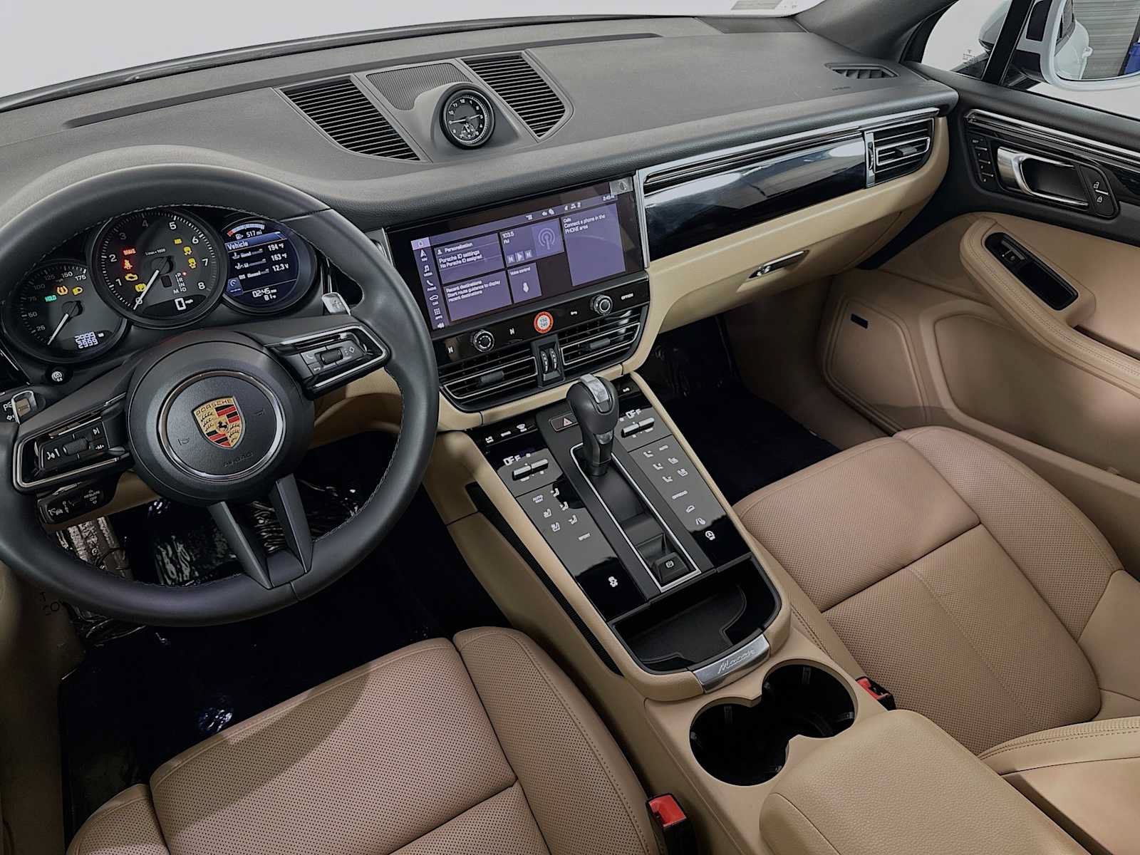 Certified 2026 Porsche Macan AWD/4WD image 25