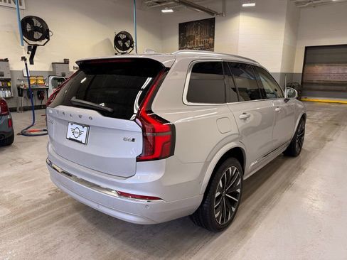 Used 2025 Volvo XC90 B6 Plus image 6