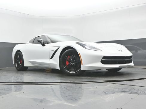 Used 2017 Chevrolet Corvette Stingray Coupe w/ 1LT RWD image 23
