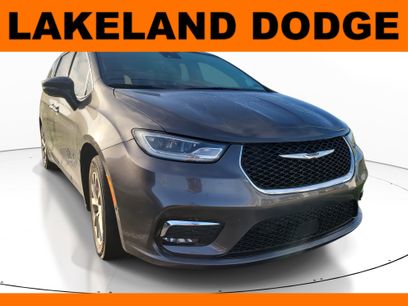 Used 2021 Chrysler Pacifica Touring-L w/ Premium & Safety Sphere Group