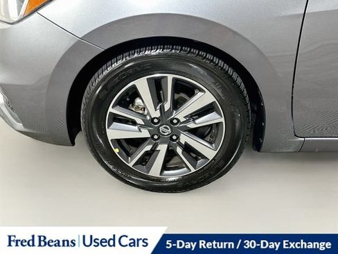 Used 2022 Nissan Versa SV FWD image 34