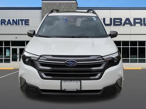 Certified 2025 Subaru Forester Premium AWD/4WD image 5