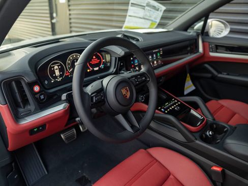 New 2026 Porsche Cayenne S AWD/4WD image 4