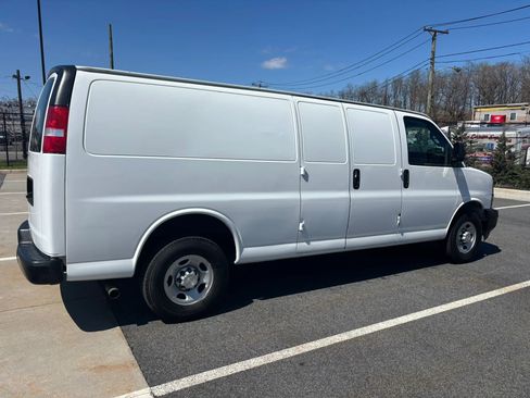 Used 2019 Chevrolet Express 2500 Extended w/ Driver Convenience Package RWD image 9