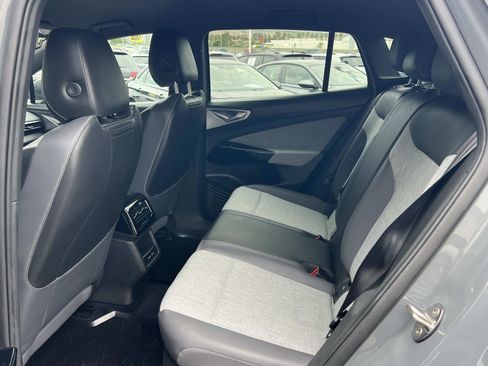 Certified 2023 Volkswagen ID.4 Pro AWD/4WD image 21