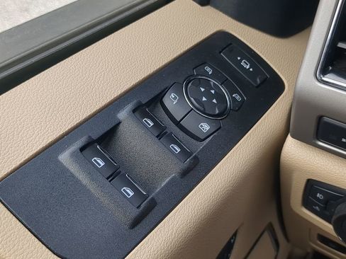 Used 2021 Ford F250 Lariat w/ Lariat Ultimate Package image 29