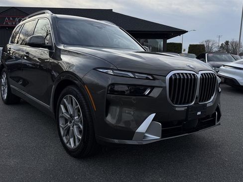 Used 2024 BMW X7 xDrive40i AWD/4WD image 13