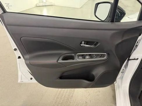 New 2025 Nissan Versa SR w/ Trunk Package image 13