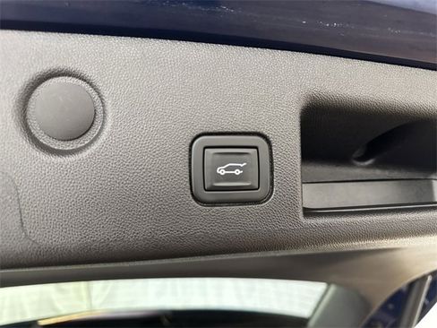 Certified 2023 Chevrolet Equinox RS image 24