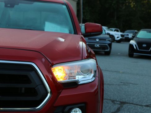 Used 2021 Toyota Tacoma SR5 RWD image 13