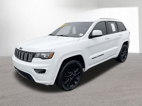 Used 2020 Jeep Grand Cherokee Altitude AWD/4WD image 1