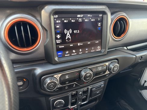 Used 2022 Jeep Gladiator Mojave AWD/4WD image 26