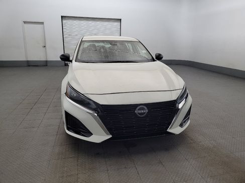 Used 2025 Nissan Altima 2.5 SV FWD image 14