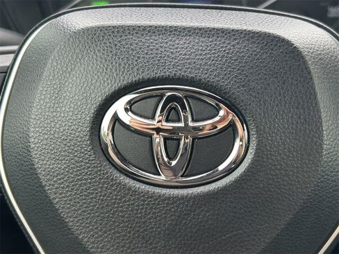 Used 2024 Toyota Corolla SE image 34