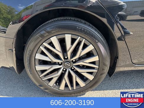 Used 2024 Nissan Altima 2.5 SV FWD image 6
