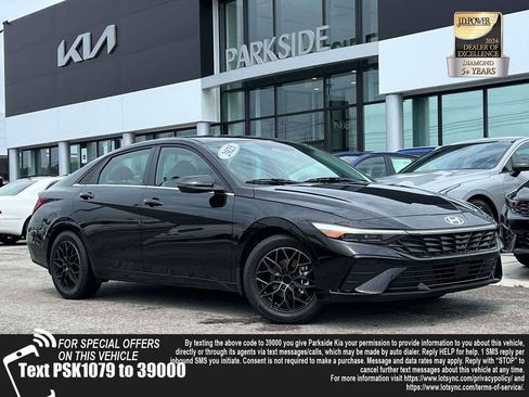 Used 2025 Hyundai Elantra Limited FWD image 1