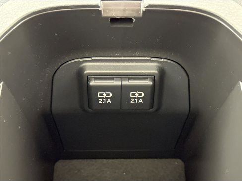 Certified 2020 Toyota RAV4 XLE Premium image 34