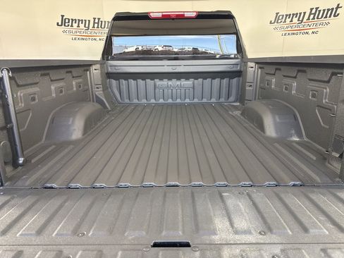 Used 2025 GMC Sierra 2500 AT4 image 23