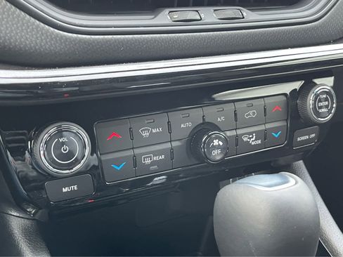 New 2026 Jeep Compass Limited image 15