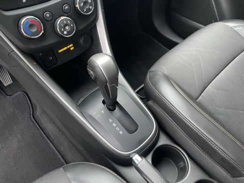 Used 2022 Chevrolet Trax LT w/ Sport Edition image 18