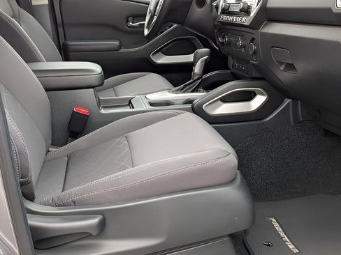 Certified 2025 Nissan Frontier SV AWD/4WD image 25
