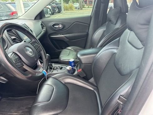 Used 2019 Jeep Cherokee Latitude Plus image 15