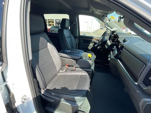 Used 2025 GMC Sierra 2500 SLE w/ Preferred Package image 30