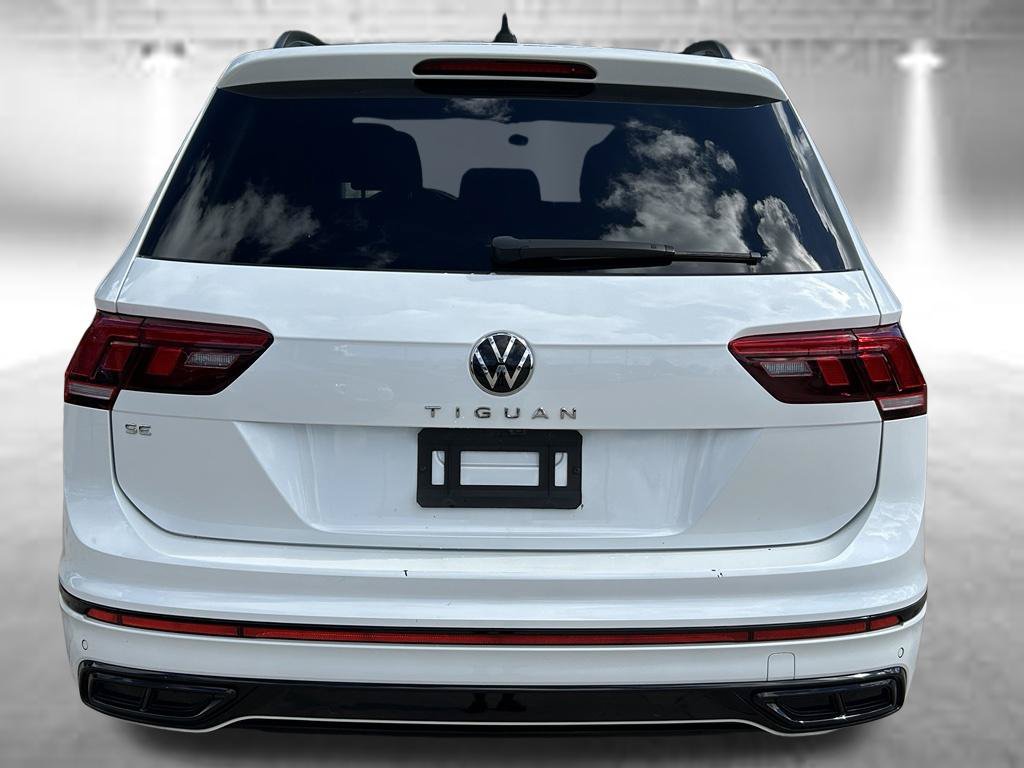 Certified 2024 Volkswagen Tiguan SE R-Line FWD image 5