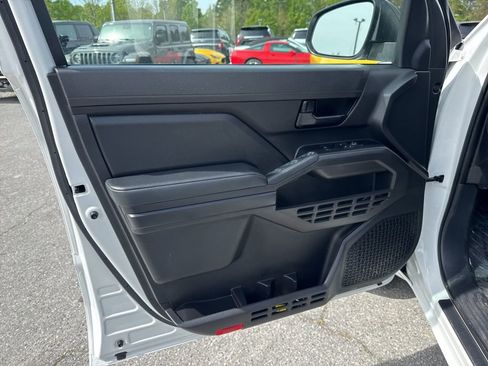 Used 2024 Toyota Tacoma SR image 22