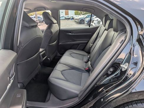 Used 2023 Toyota Camry SE FWD image 9