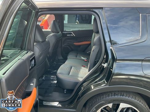 Used 2023 Mitsubishi Outlander SEL image 7