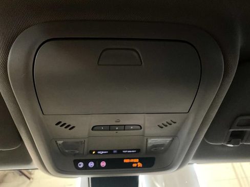 Used 2021 Chevrolet Equinox LT FWD image 24