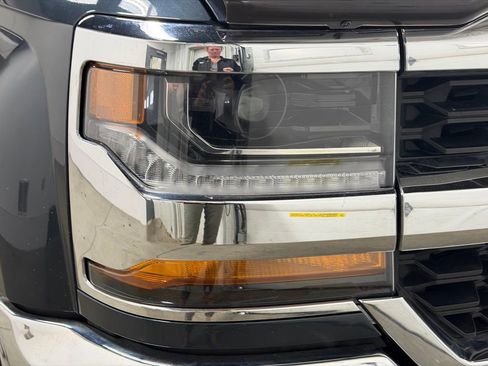 Used 2017 Chevrolet Silverado 1500 LT w/ All Star Edition image 16