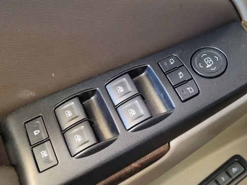 Used 2017 Chevrolet Tahoe LT w/ LT Signature Package image 27