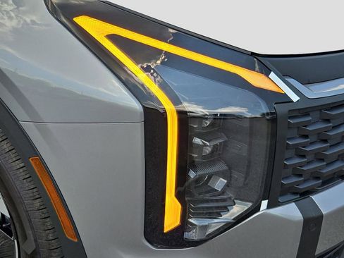 New 2026 Kia Sportage LX image 5