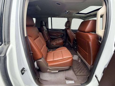 Used 2018 Chevrolet Suburban Premier AWD/4WD image 31