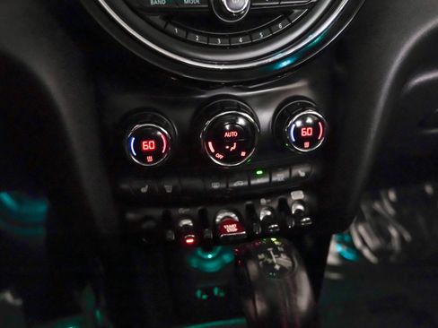 Used 2019 MINI Cooper S image 23