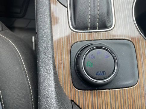 Used 2018 GMC Acadia SLE AWD/4WD image 46
