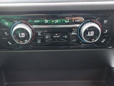 Used 2024 GMC Sierra 1500 SLT w/ SLT Convenience Package image 20