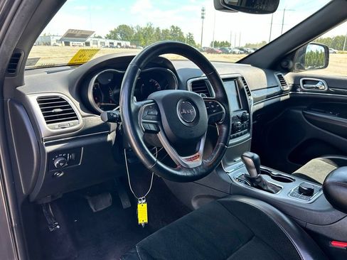 Used 2017 Jeep Grand Cherokee Trailhawk AWD/4WD image 9