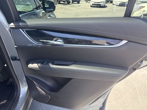 Used 2024 Cadillac XT6 Premium Luxury AWD/4WD image 24