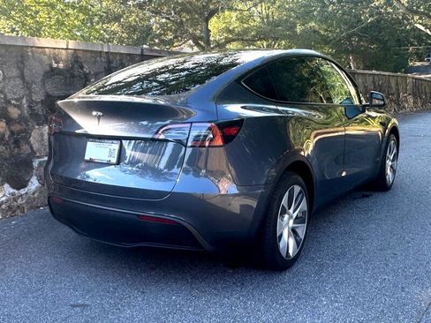 Used 2023 Tesla Model Y Long Range image 15