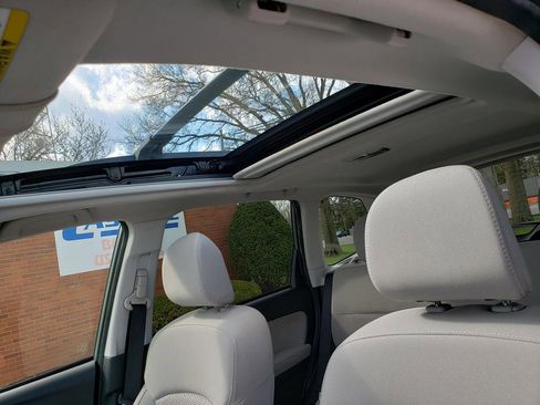 Used 2014 Subaru Forester 2.5i Premium w/ All-Weather Package image 10