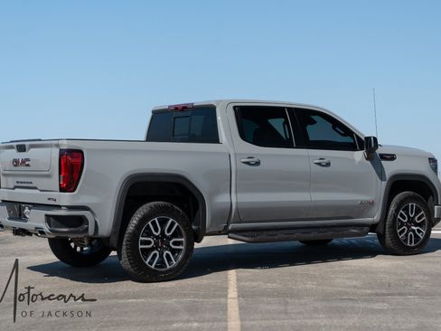 Used 2025 GMC Sierra 1500 AT4 w/ AT4 Premium Package image 8